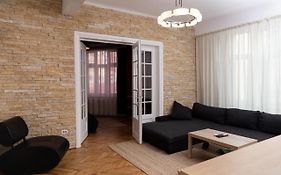 Color Aparments Coposu Blv