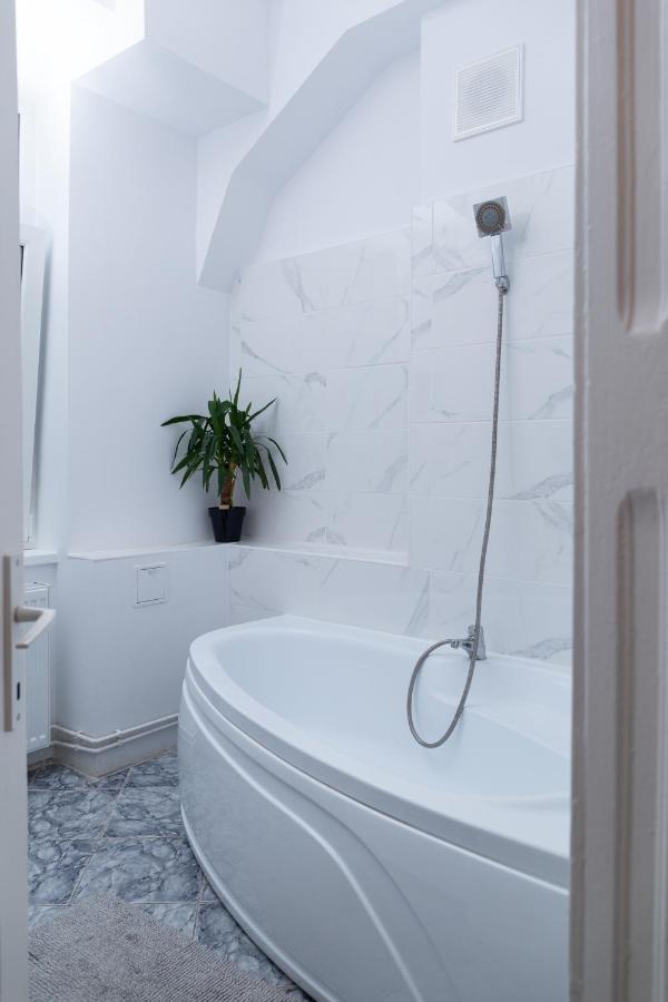 Color Aparments Coposu Blv Apartment Букурещ Екстериор снимка